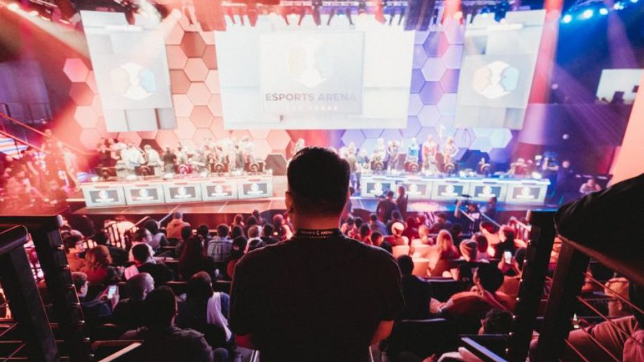 The Rise of Esports Compared to Traditional Sports